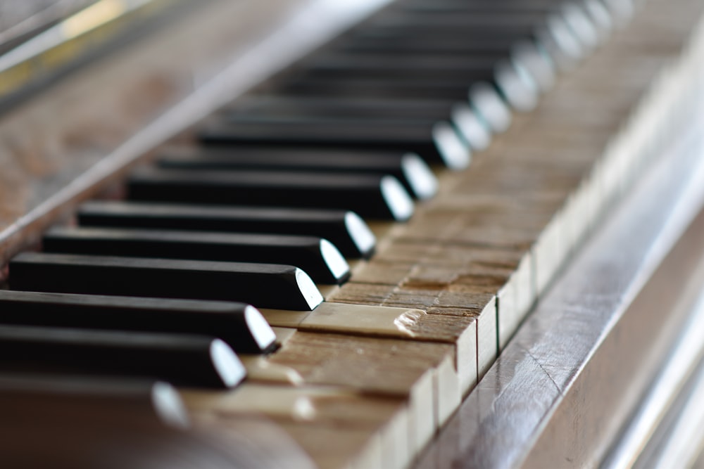 a close up of a piano