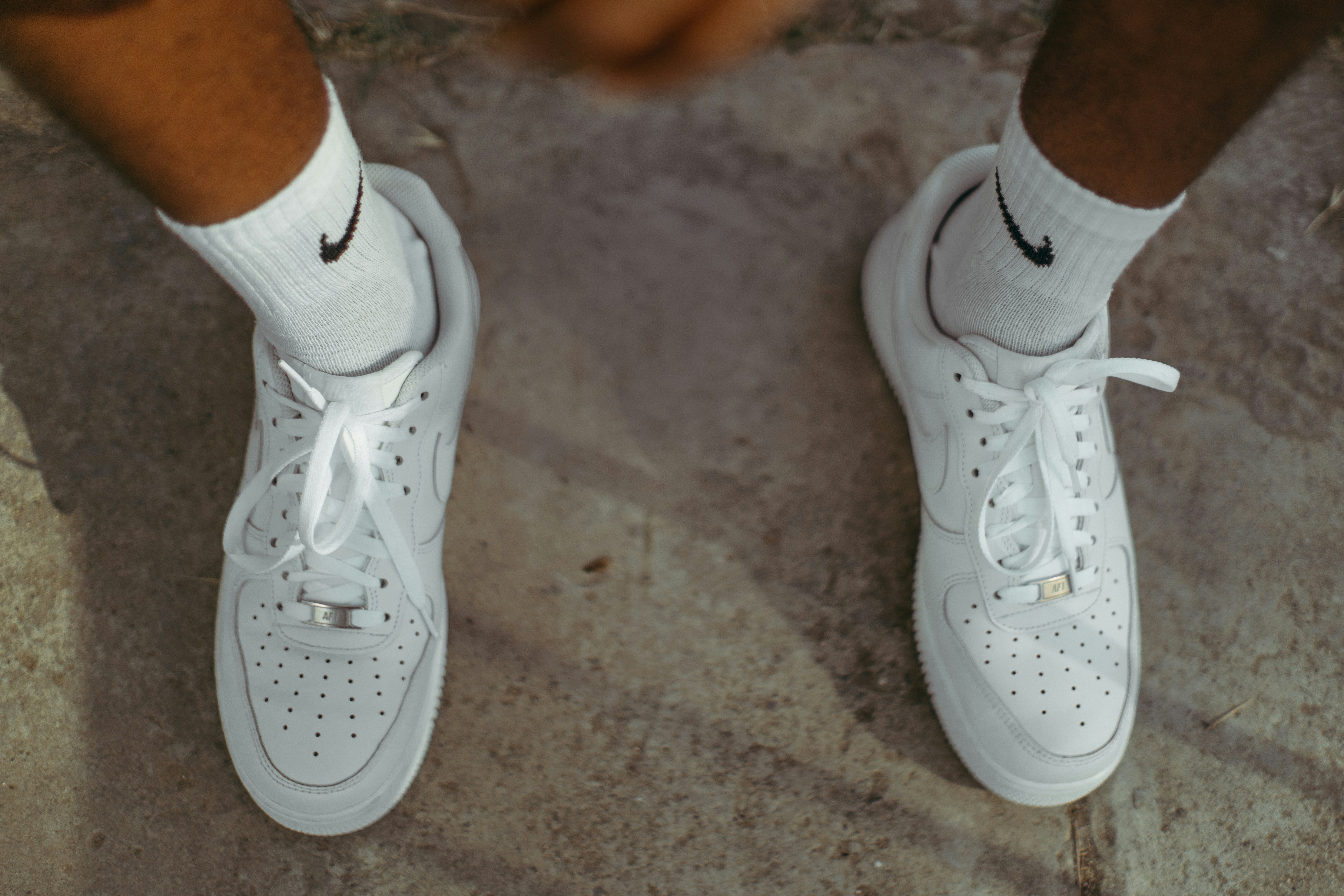 9 Sneaker Style Tips for Finding the Best Fit and Comfort