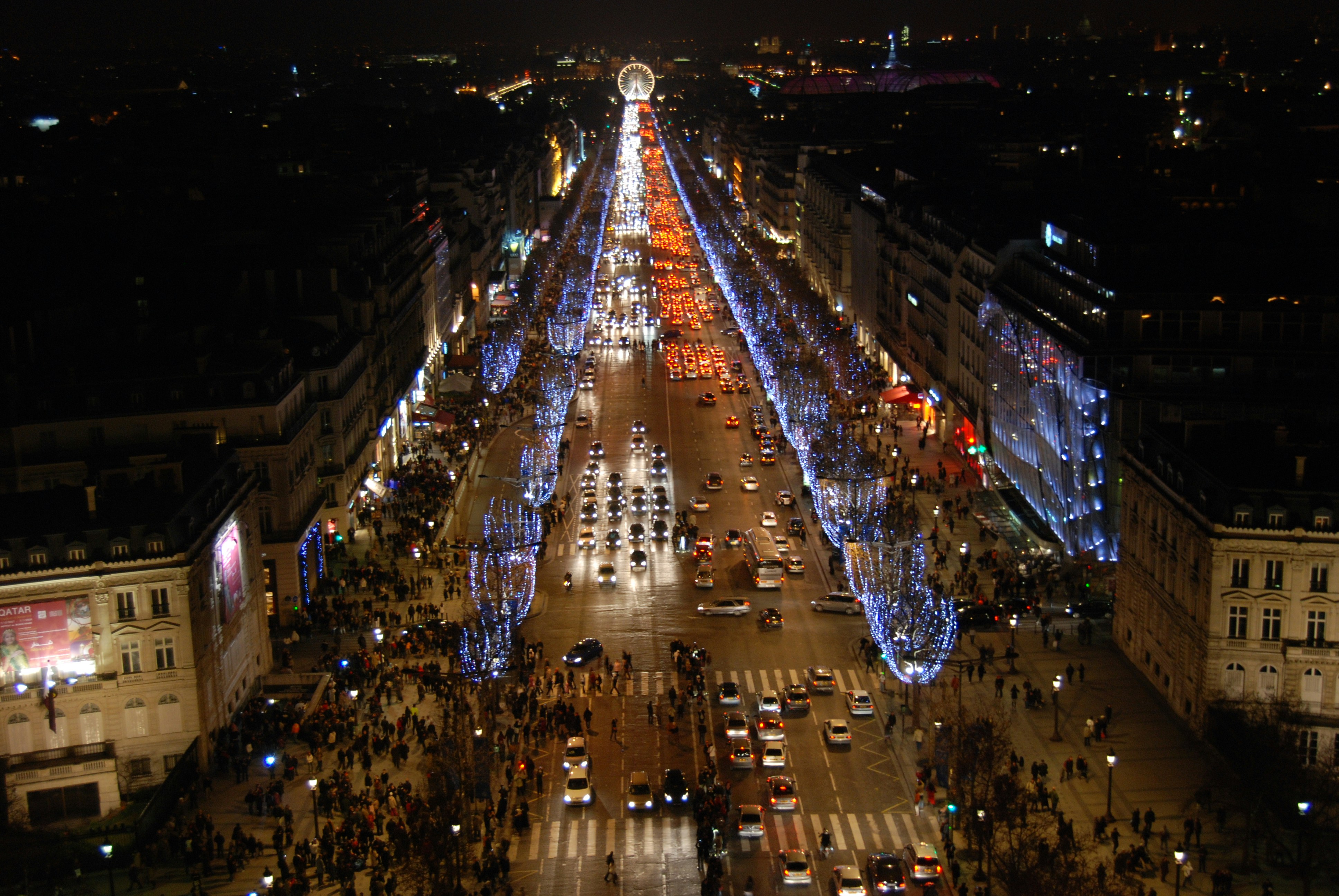 A street with lights on it photo – Free City Image on Unsplash