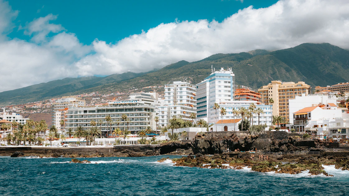 Tenerife medics poised for arrival of virus-hit cruise ship