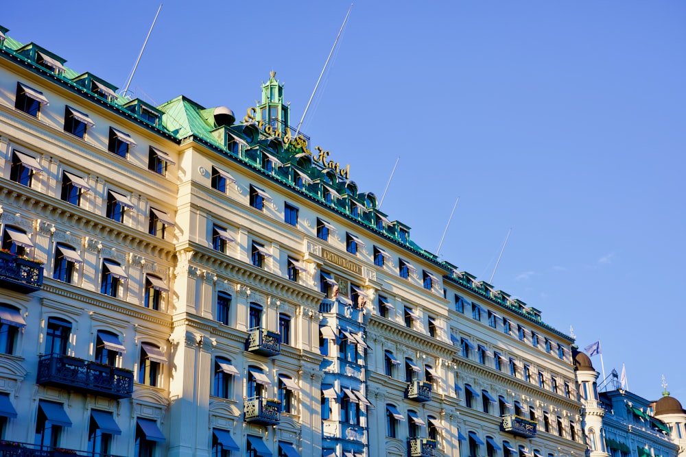 a building with many balconies