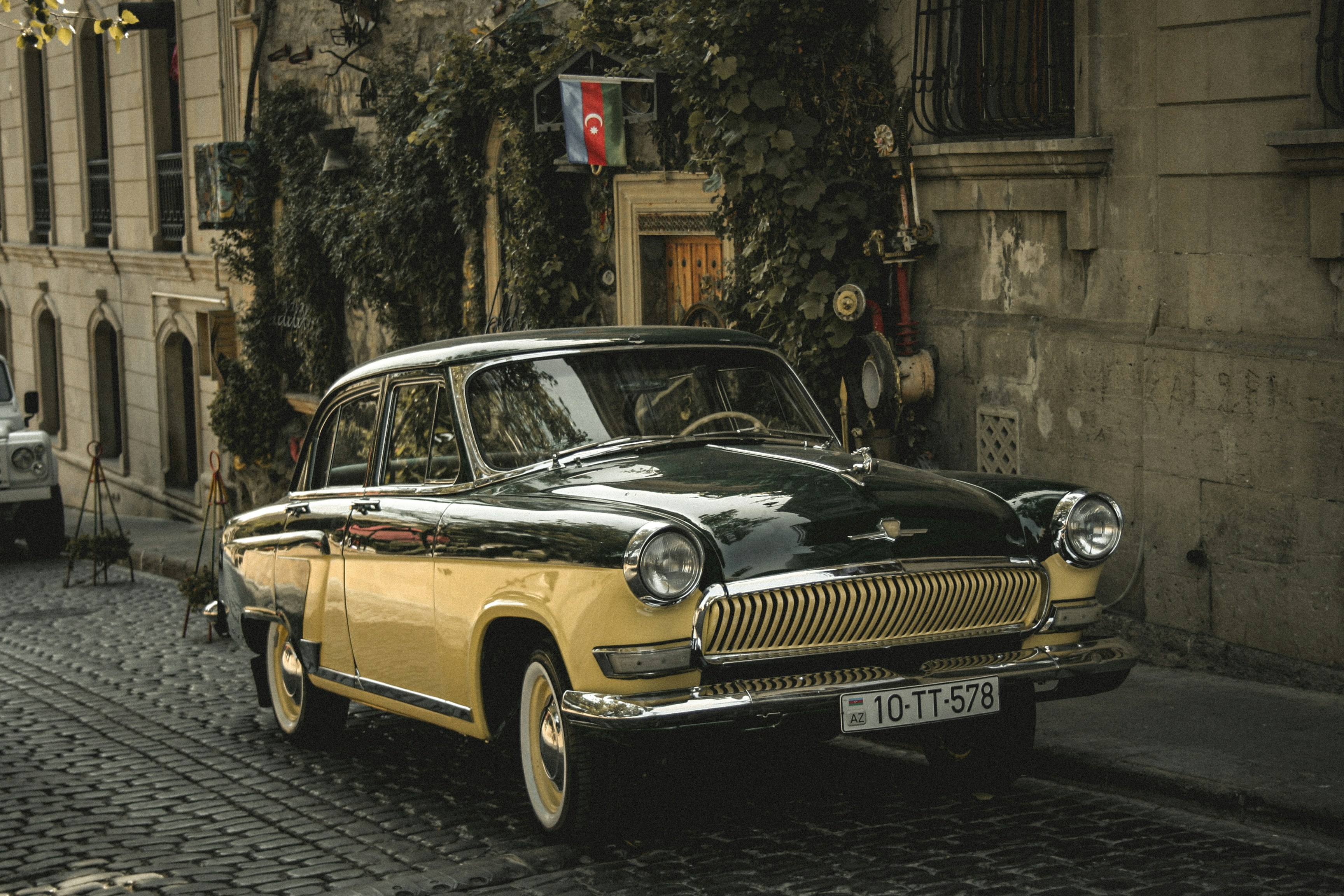 vintage french car wallpaper, wallpaper, Citroën DS: A French Automotive Icon 6