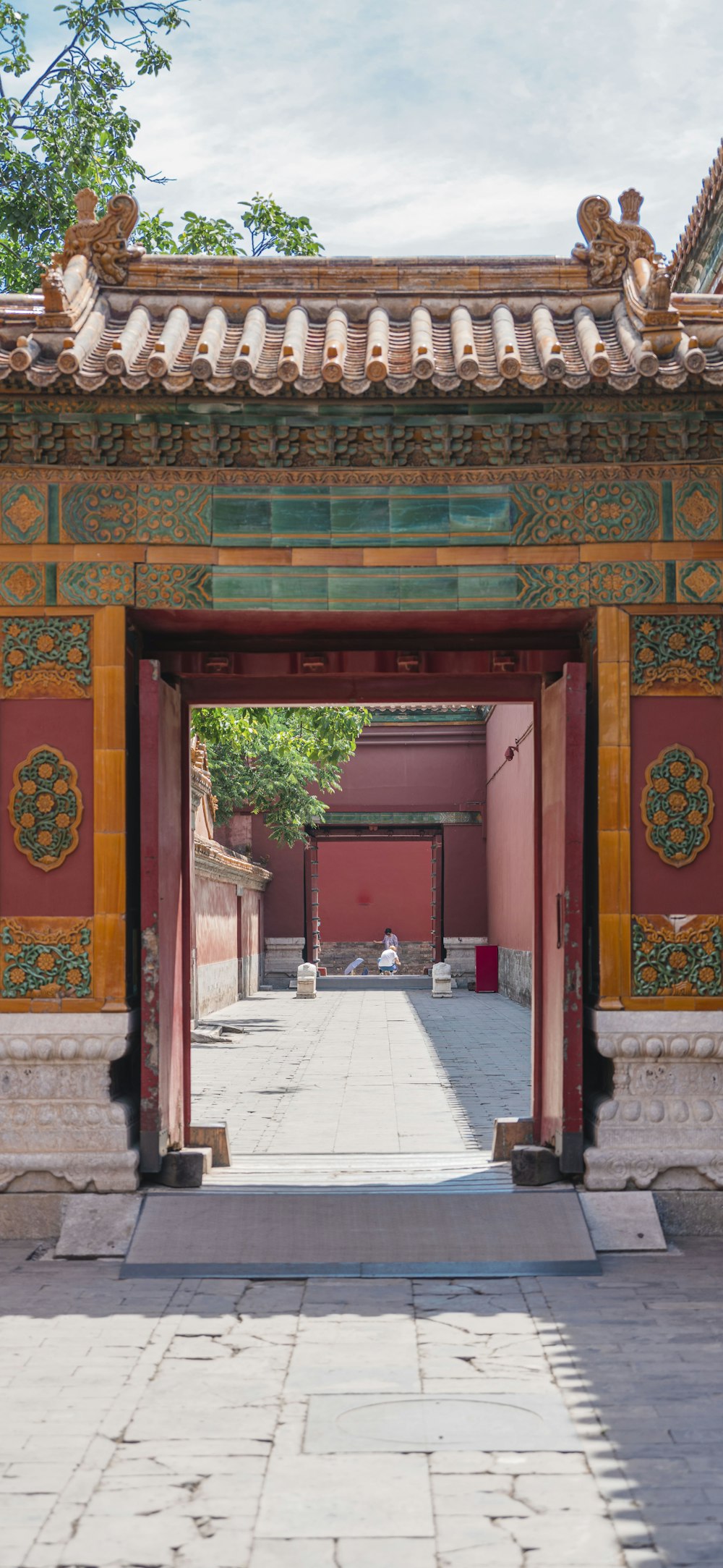 a building with a large archway