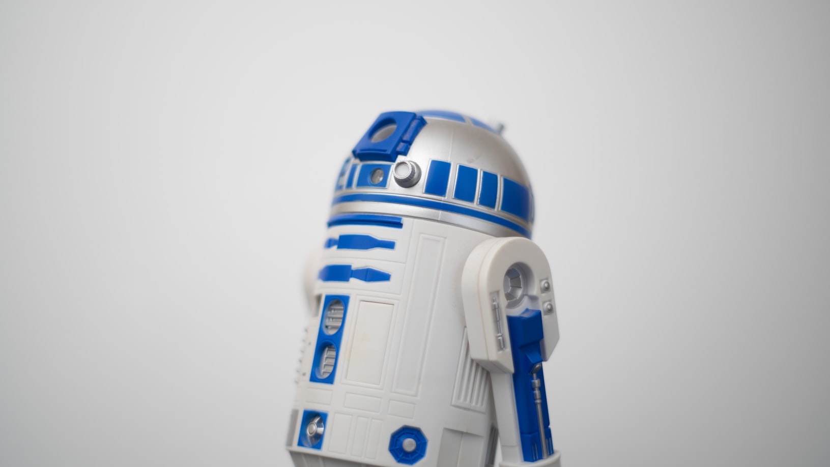 R2D2 by Mathieu Stern on Unsplash
