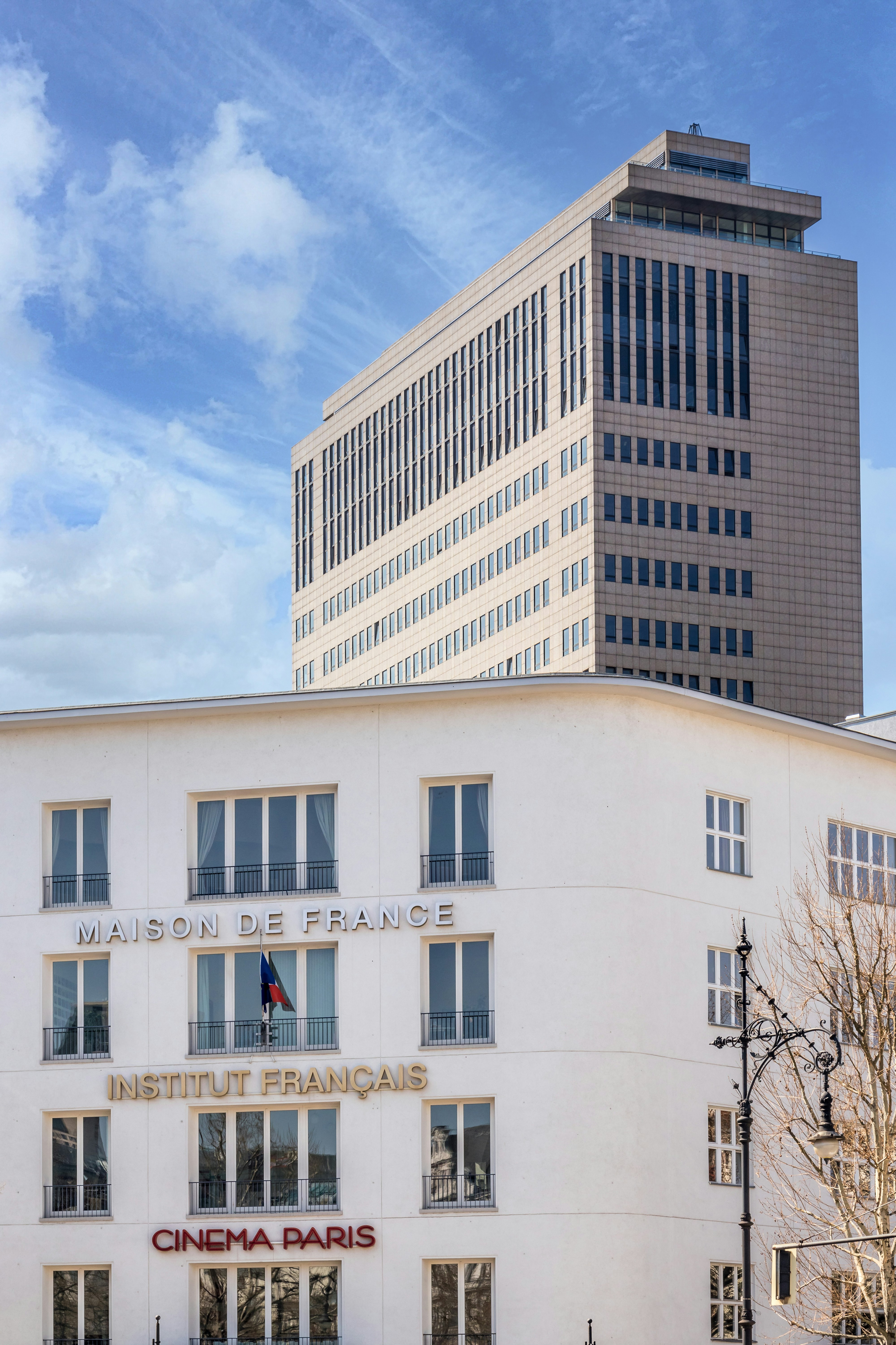 ein großes Gebäude