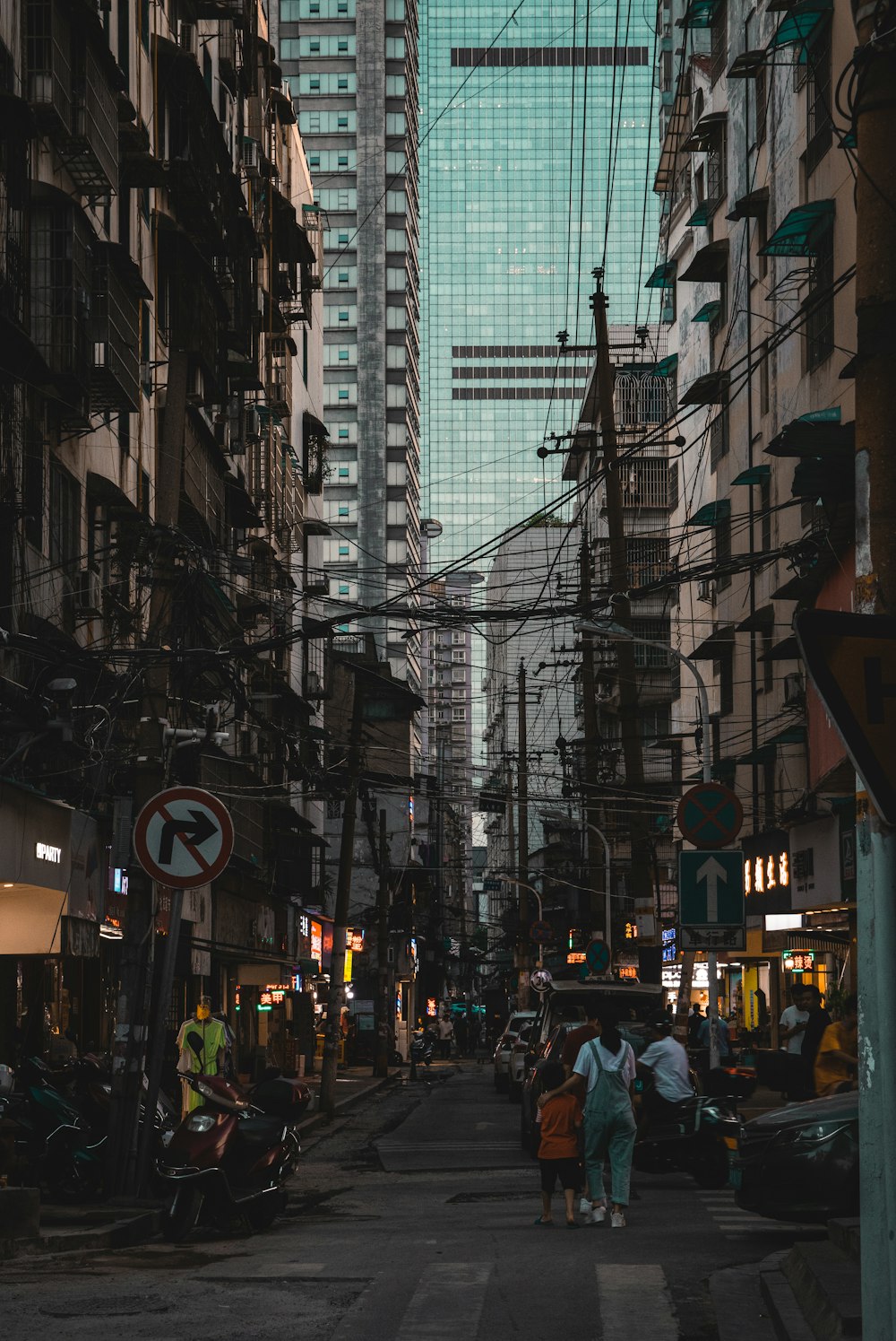 Una calle concurrida de la ciudad