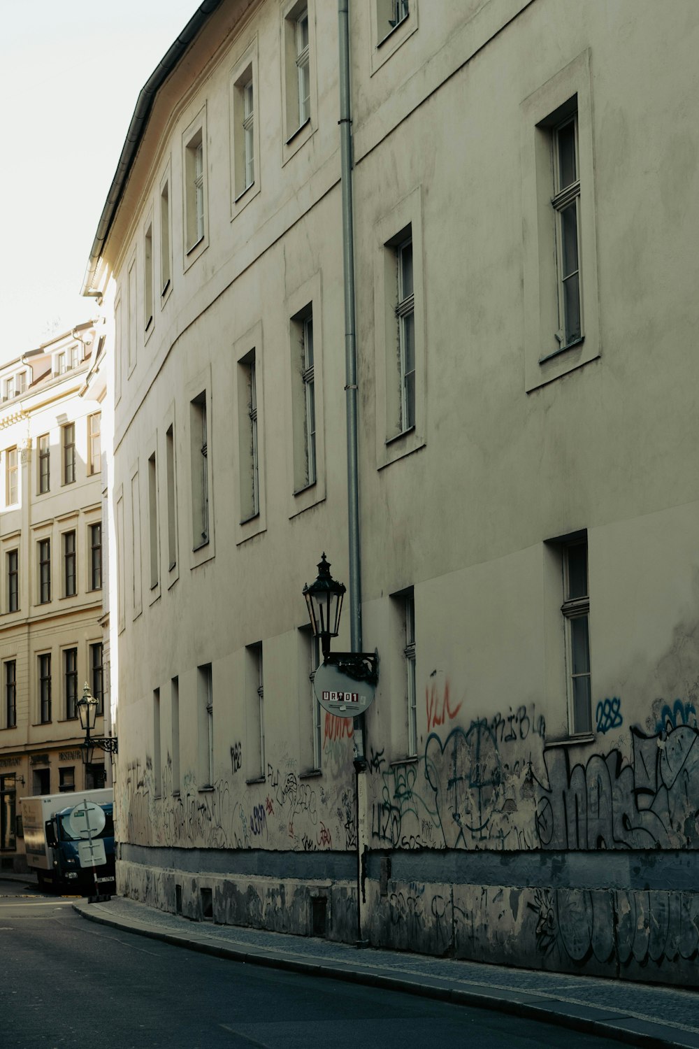 a building with graffiti on it