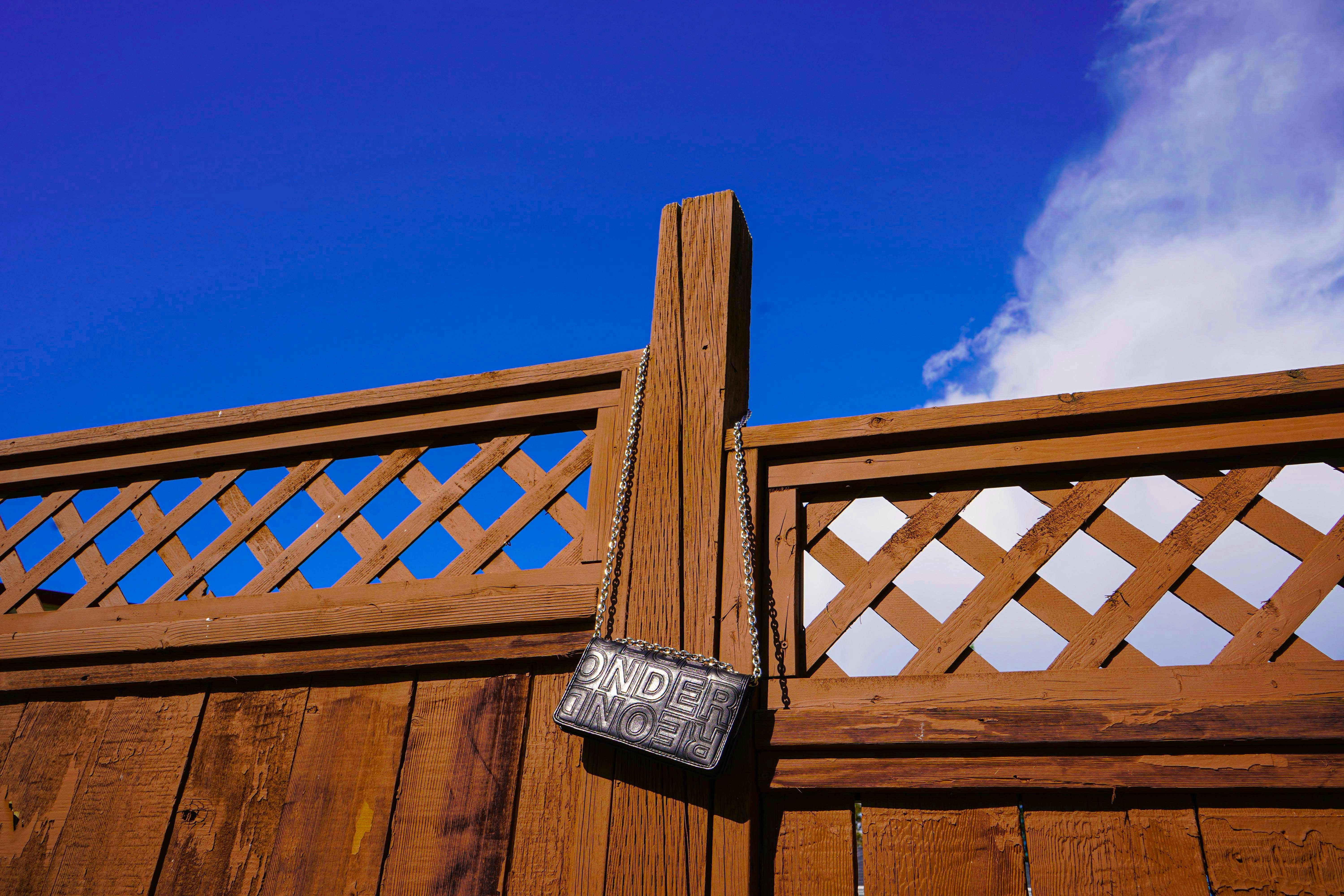 7 Fence Care Maintenance Techniques for Cleaning Mold and Mildew