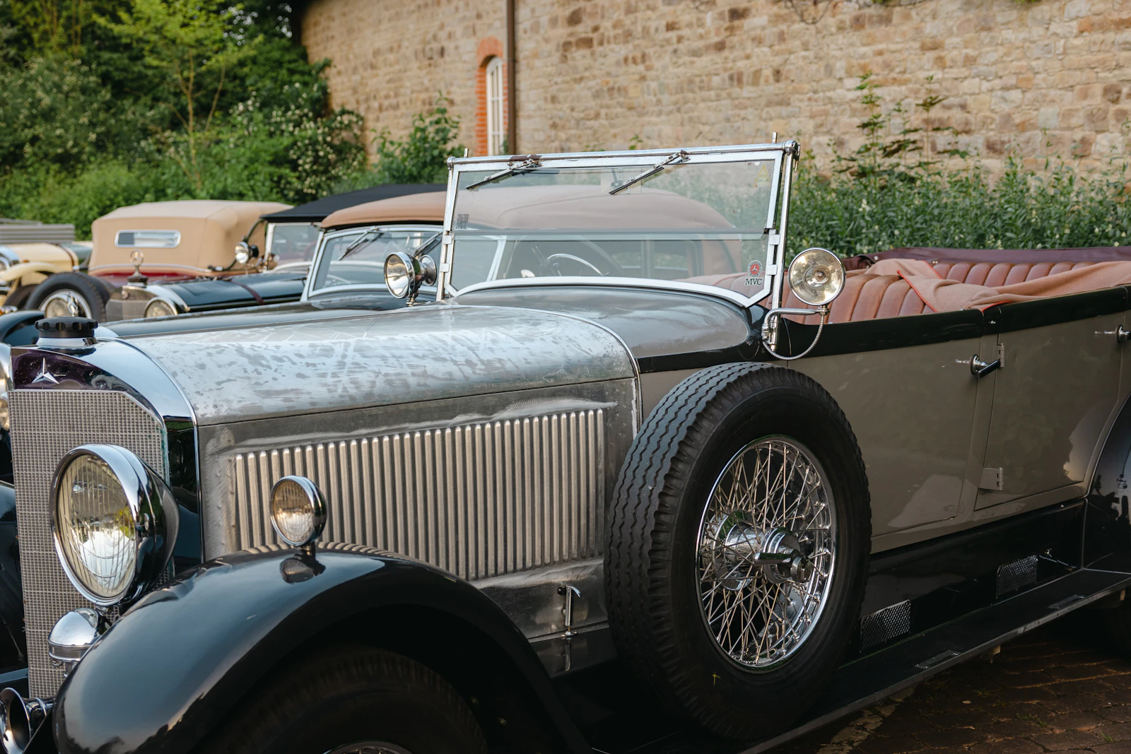 Classic vintage Mercedes-Benz restoration at Accent Collision