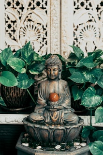 a statue of a buddha