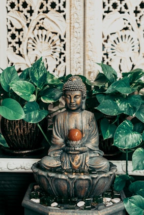 a statue of a buddha