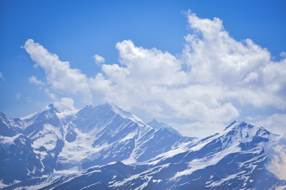 a snowy mountain range