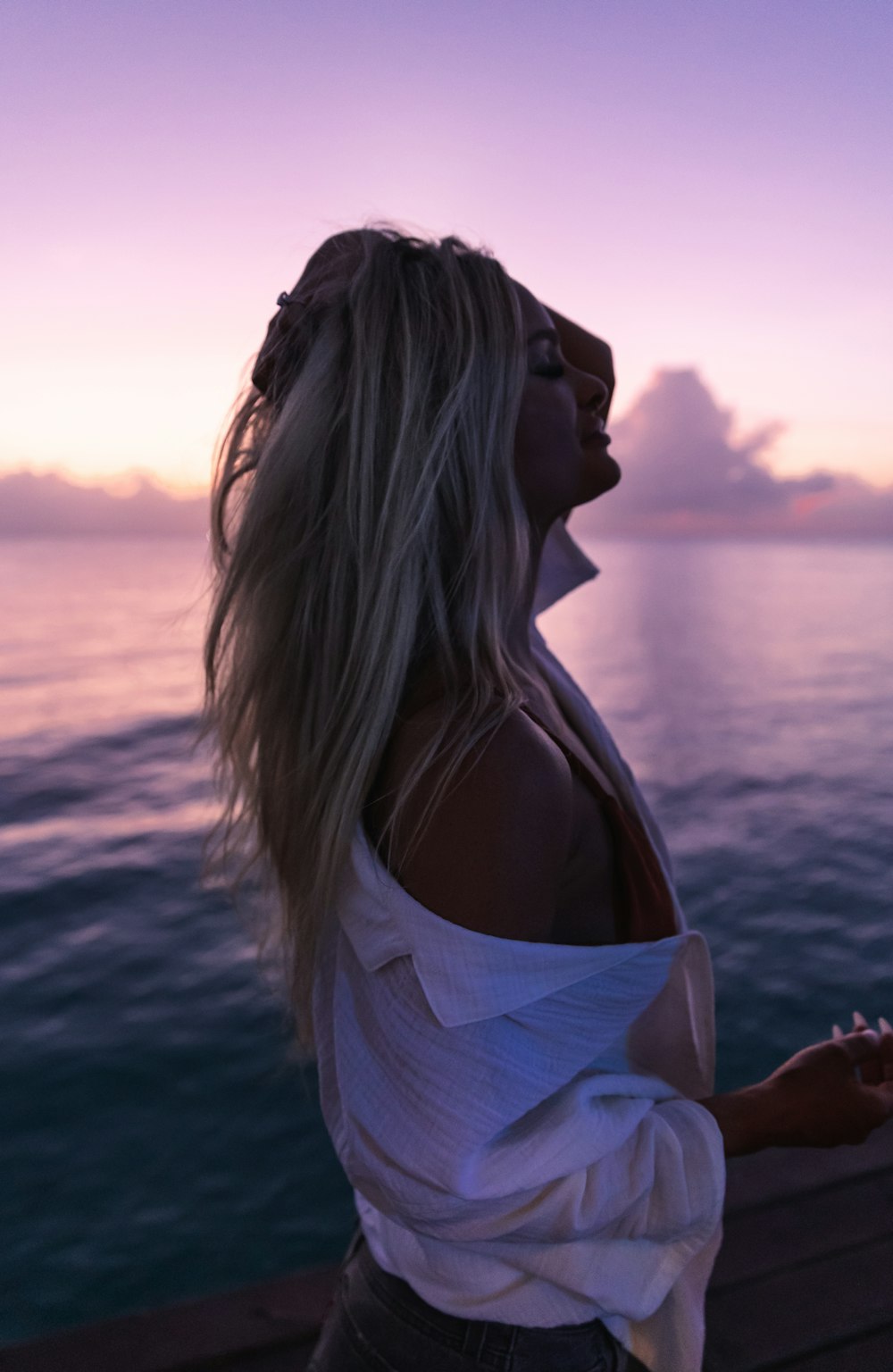 Una mujer con cabello largo