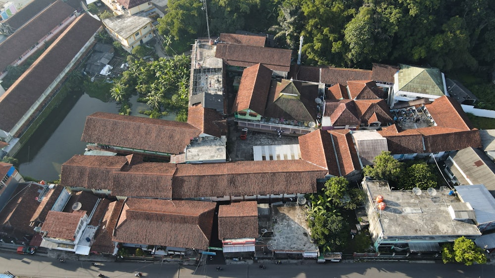 a large building with many windows