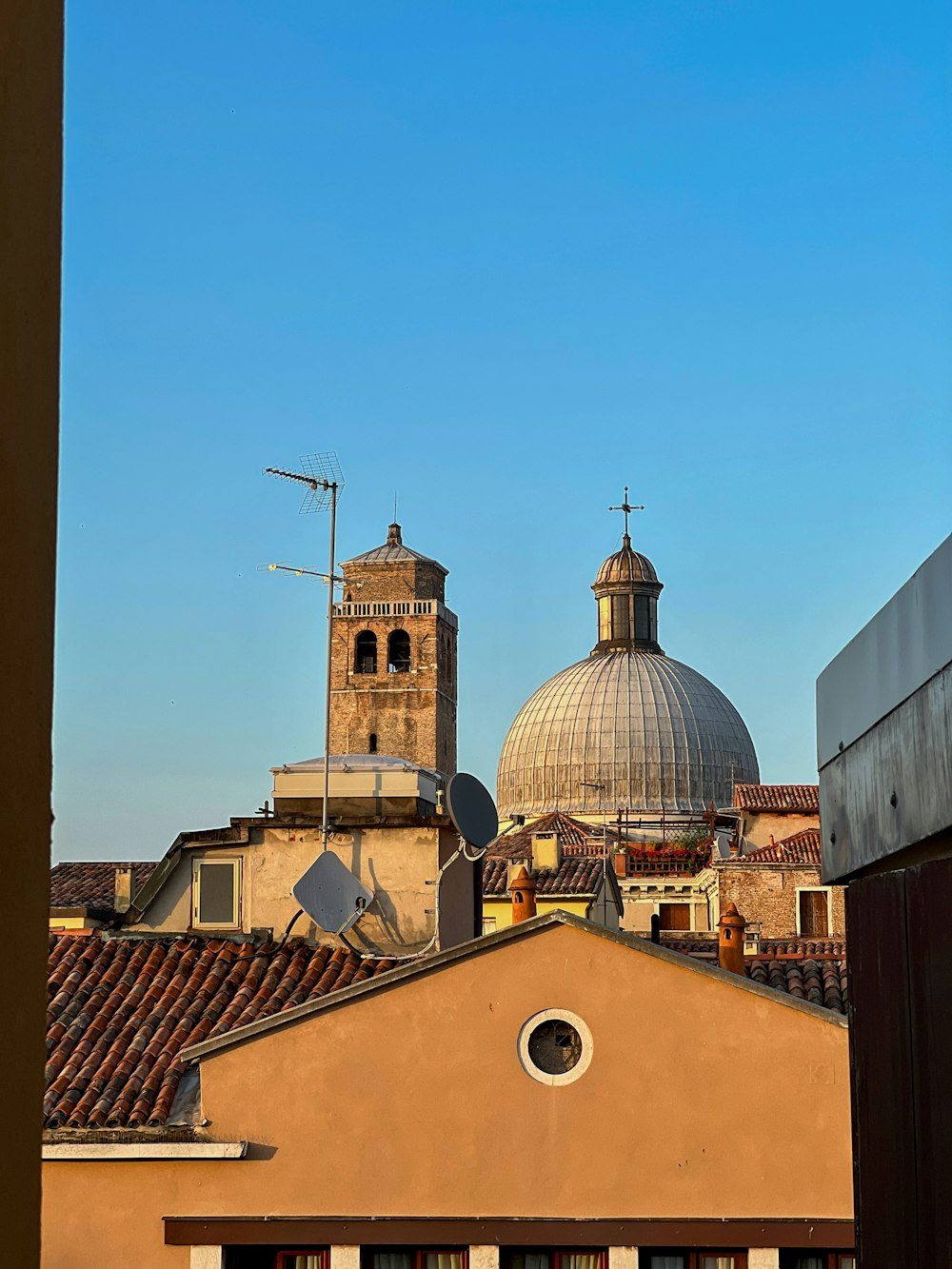 a building with a domed roof