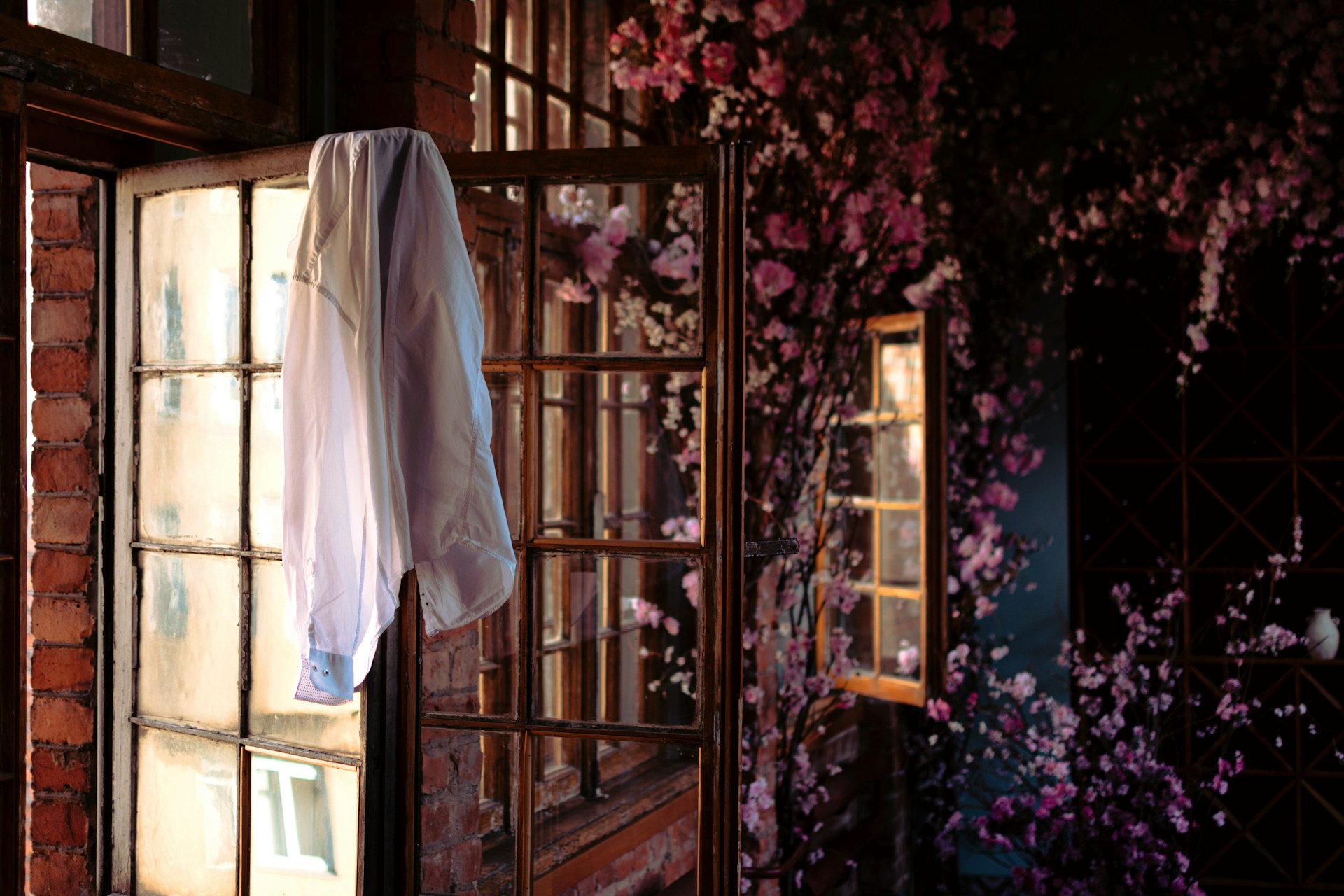 black and white bed linen