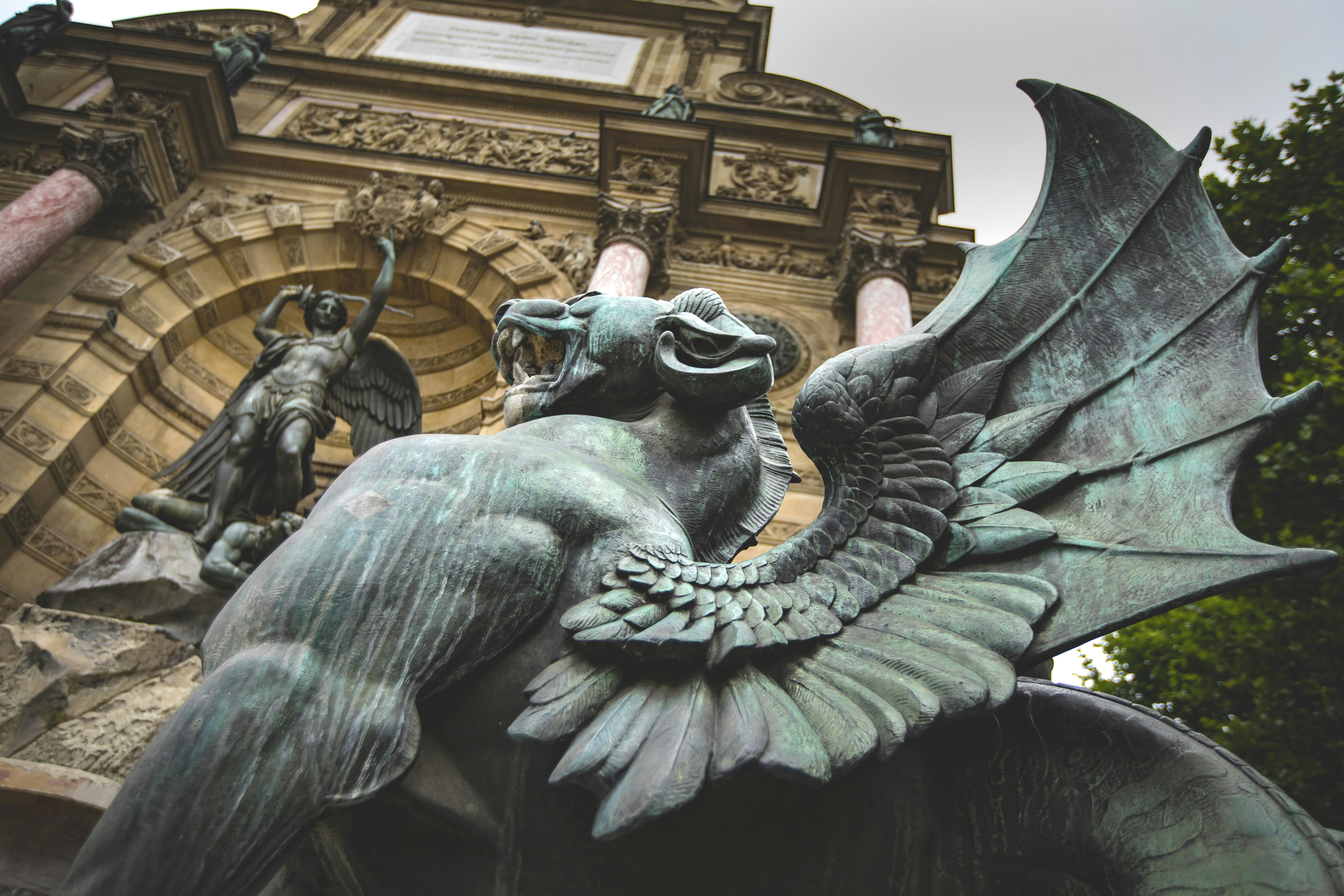 a statue of a dragon