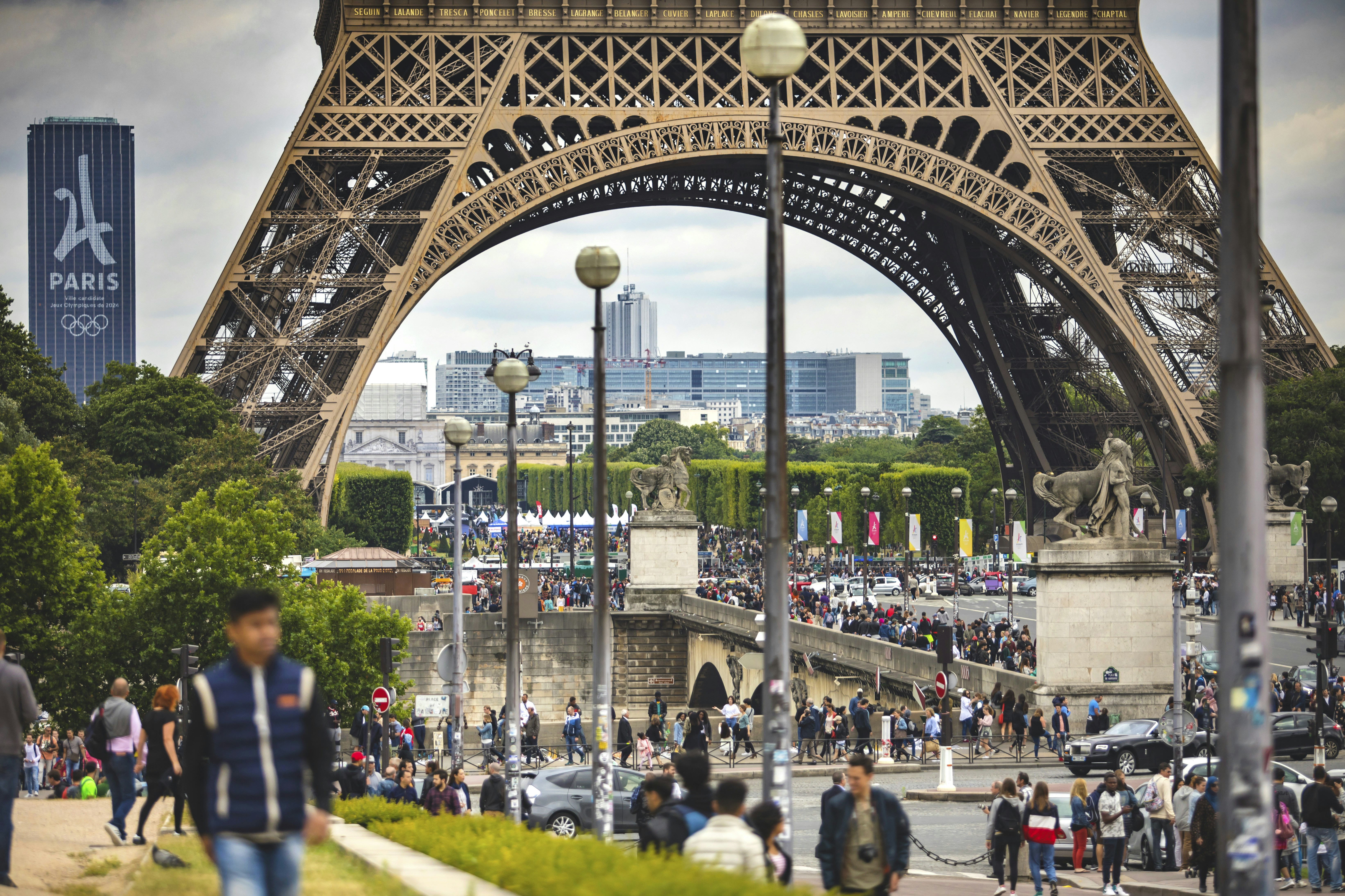 French Purchasing Power Down 5% Q1 2026 — Vacation Budgets Squeezed, Retail Stocks at Risk