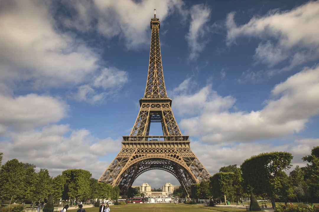 7-Day Luxury Western Europe: London to Amsterdam in July