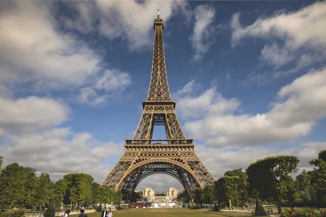 7-Day Luxury Western Europe: London to Amsterdam in July