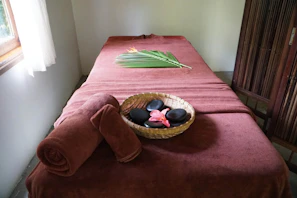 Hot Stone Massage | Samaya Spa