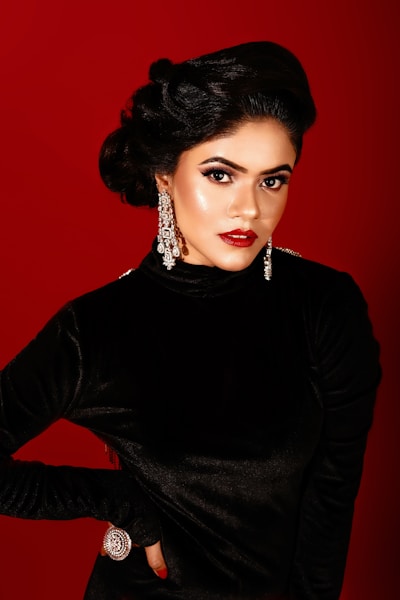 Photo 1656586926187 0f33b4730b93?q=85&w=600&h=600&fit=crop
