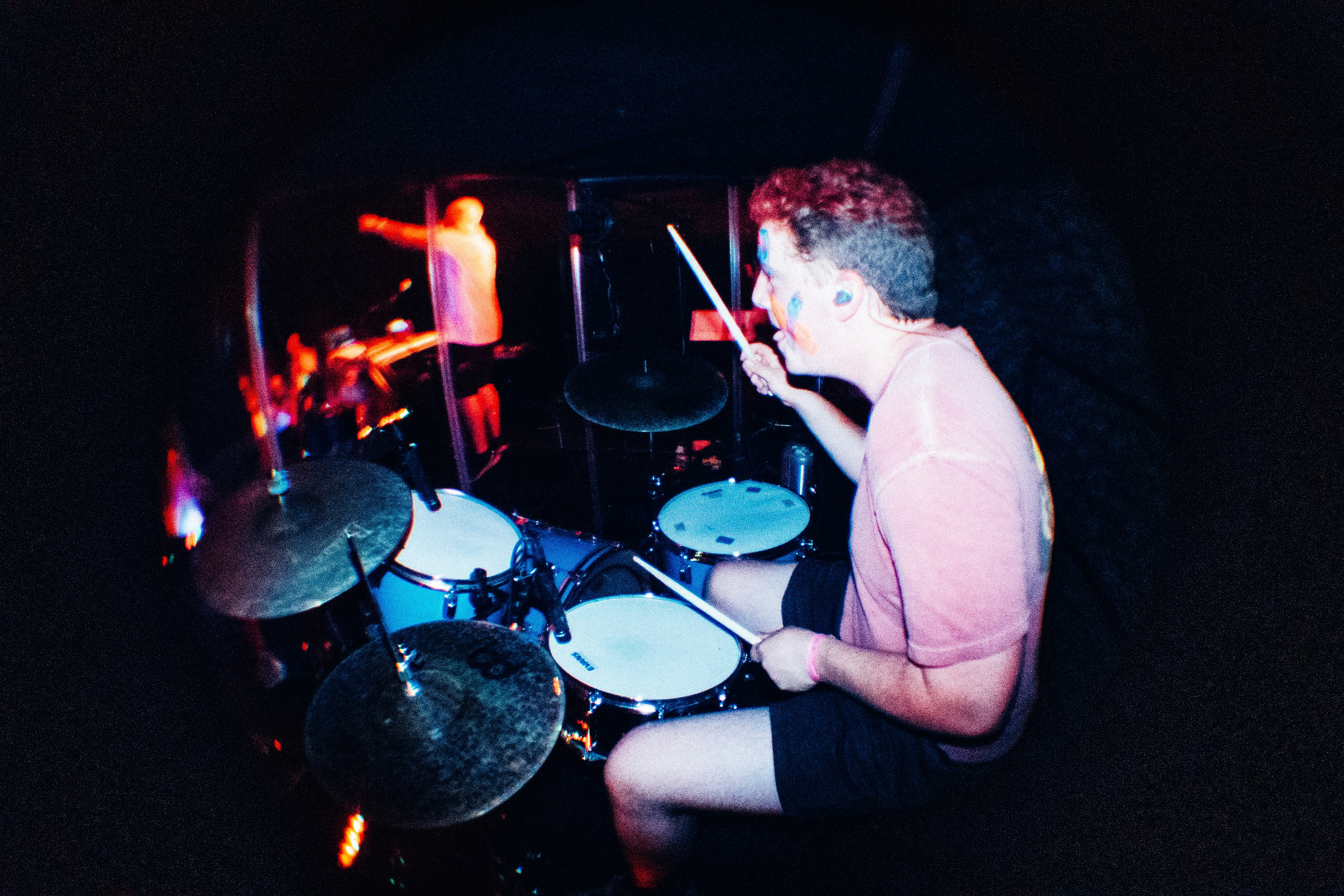 Image de Rythme effréné : comment les tournées façonnent la santé des DJs