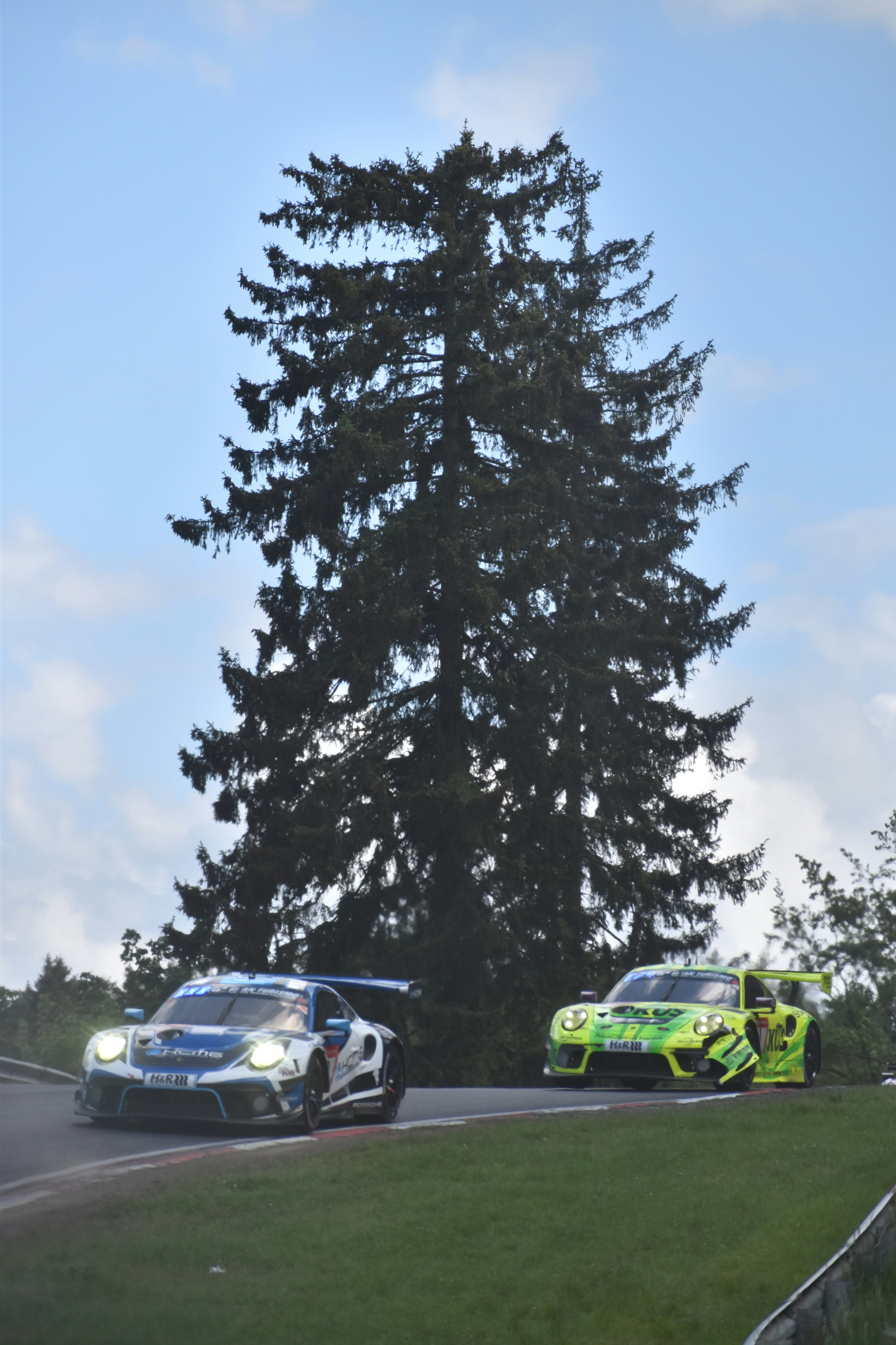 photo-1656611994936-3cc6c8029db9?ixid=M3wxMjA3fDB8MXxzZWFyY2h8Mzl8fHRydWZmZSUyMHByaXh8ZW58MHx8fHwxNzAxMzYwODkwfDA%5Cu0026ixlib=rb-4.0.3