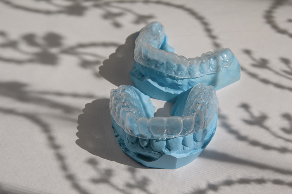 Blue clear aligners