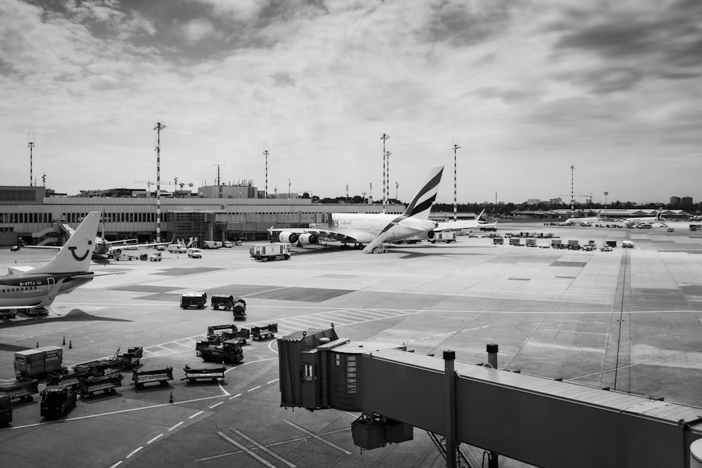 Aviones en un aeropuerto