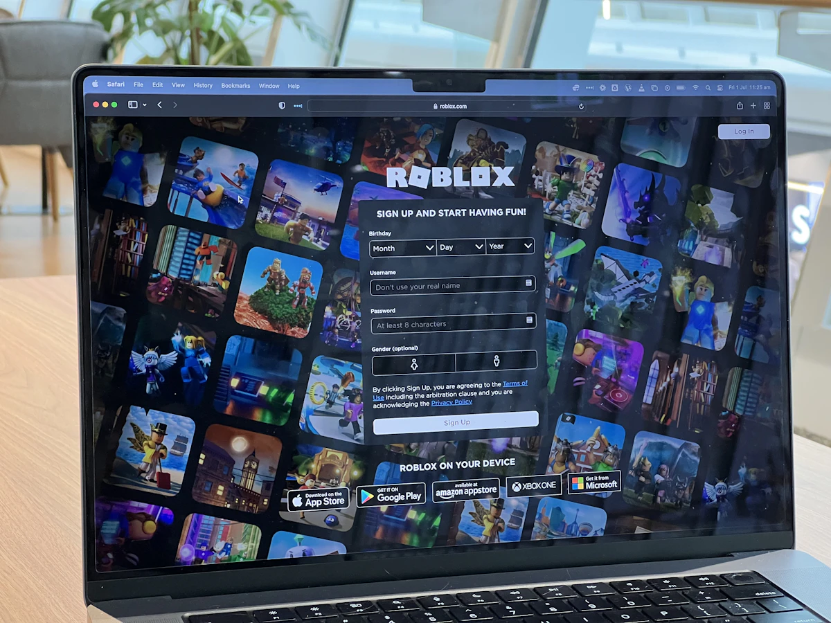 A laptop screen displaying a game, illustrating high-refresh-rate display technology