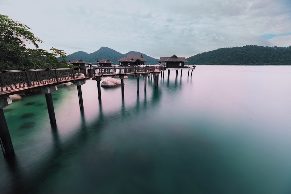 Strait of Hormuz Open: Oil Prices Crash, Dow Soars 1,005 Points to Record