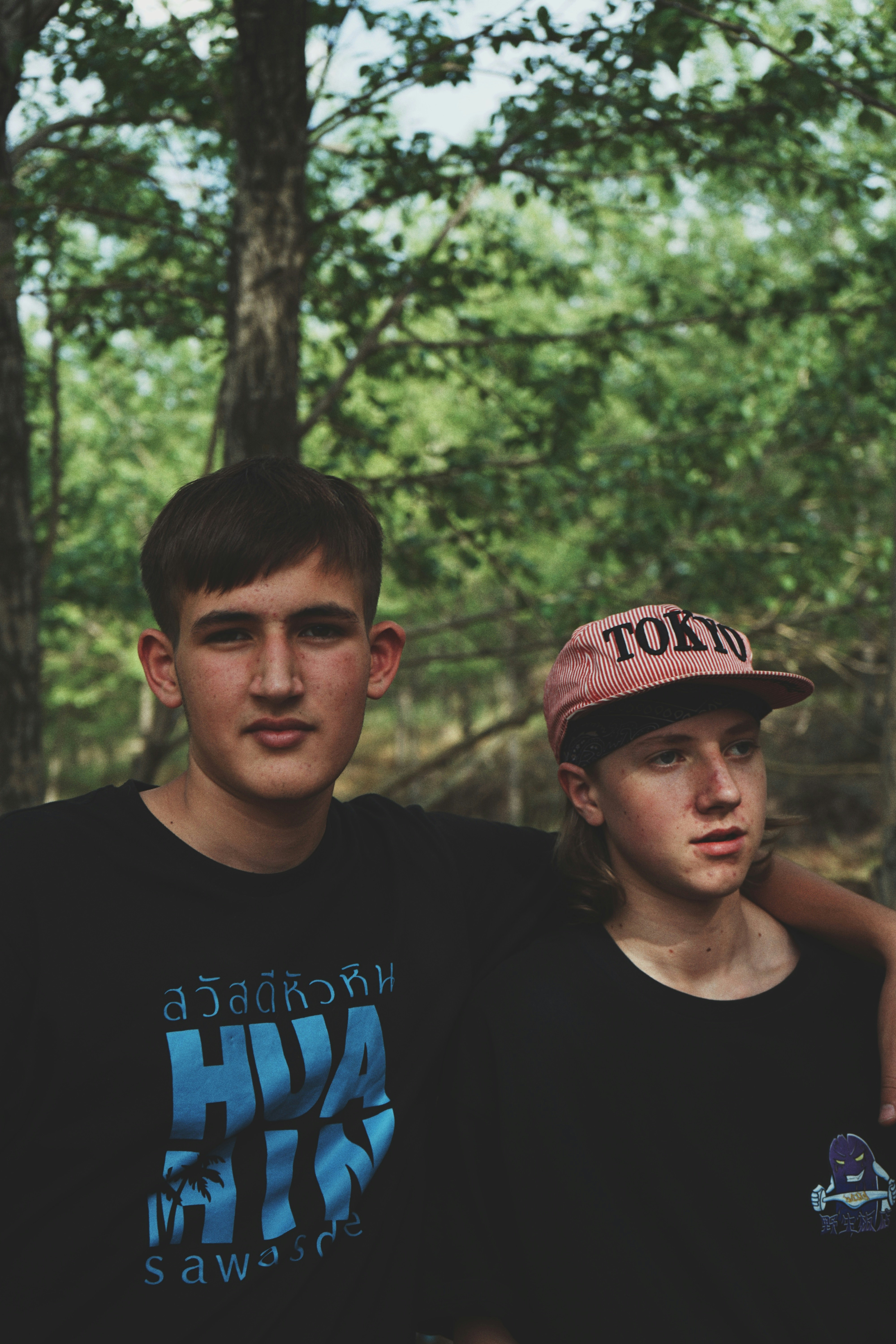 BROTHERS DIXK SLIPPED OUT Pictures | Download Free Images on Unsplash