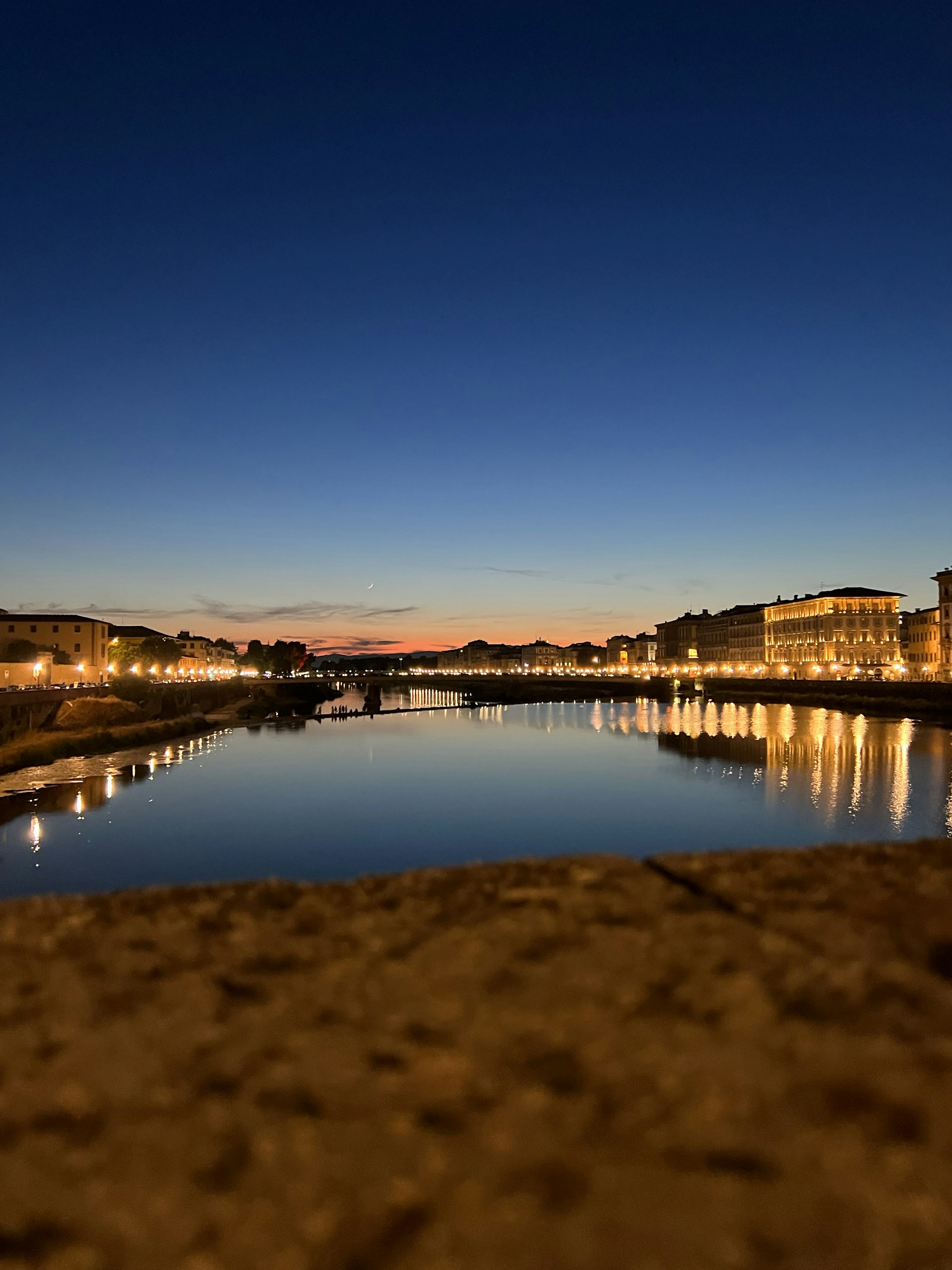 gray computer monitor