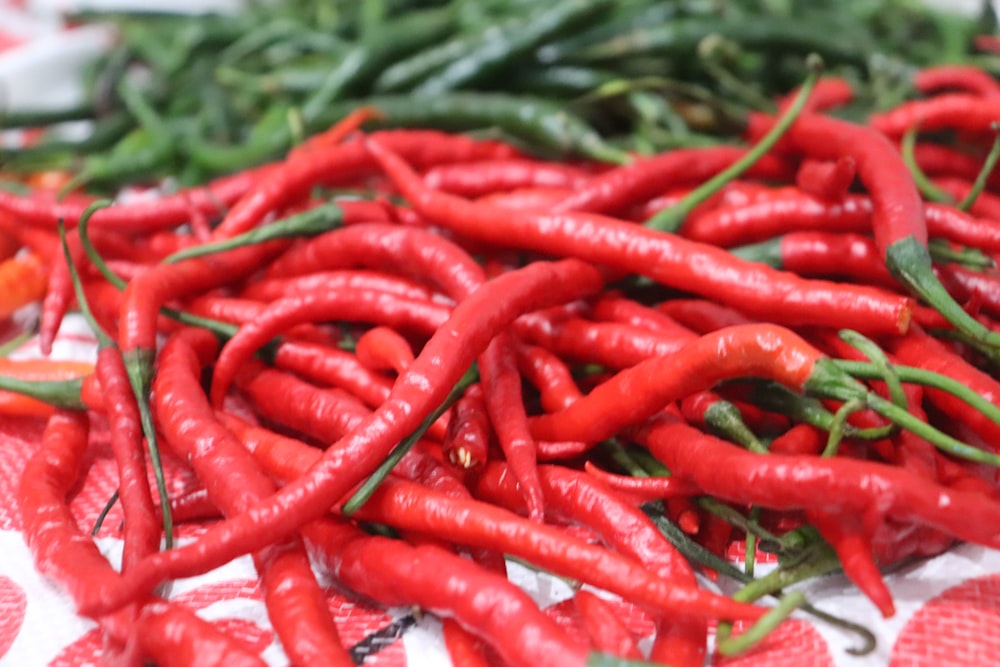 a pile of red peppers