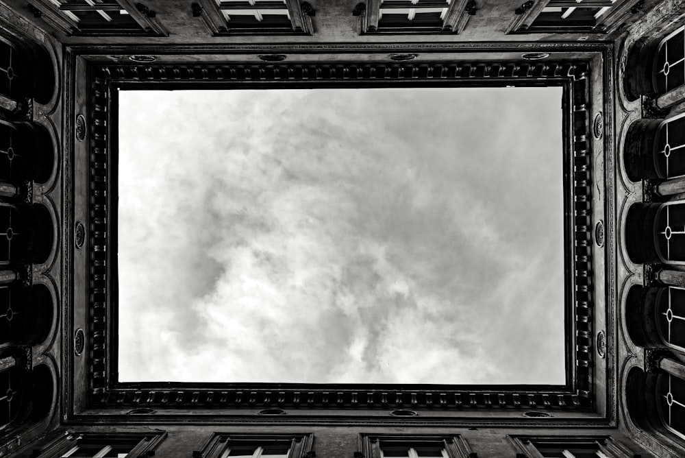 a building with a cloudy sky