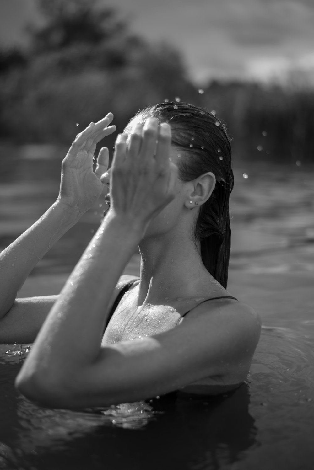 una persona en el agua