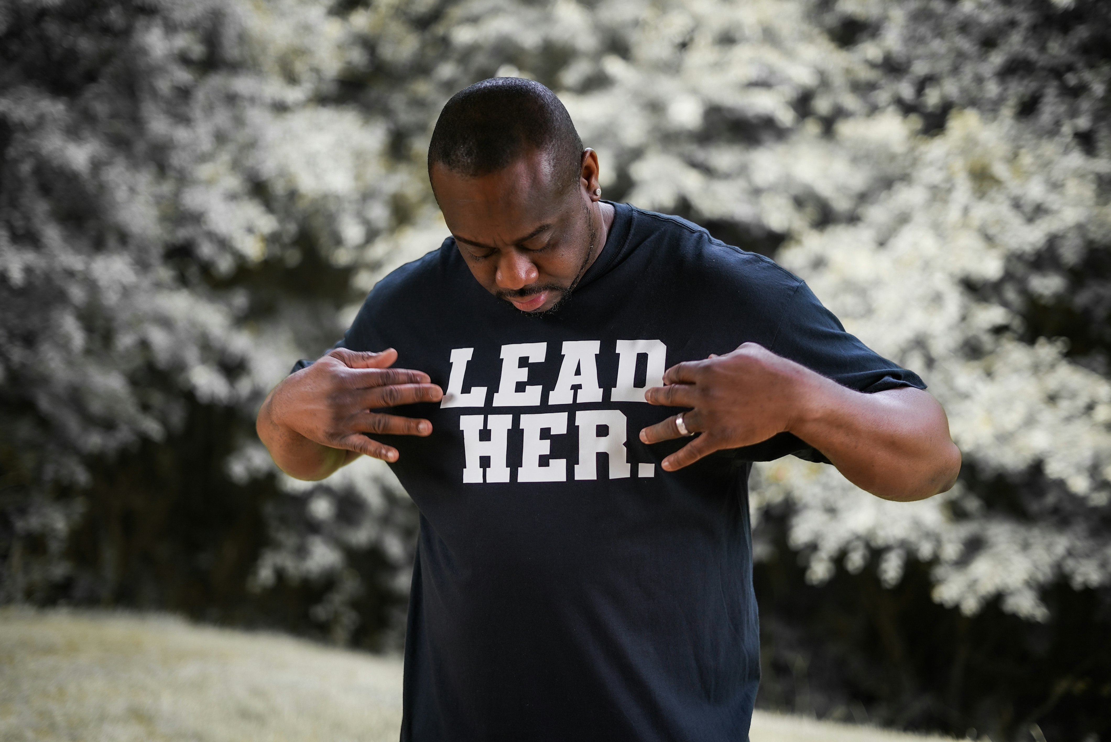 AI-powered lead scoring for B2B sales optimization