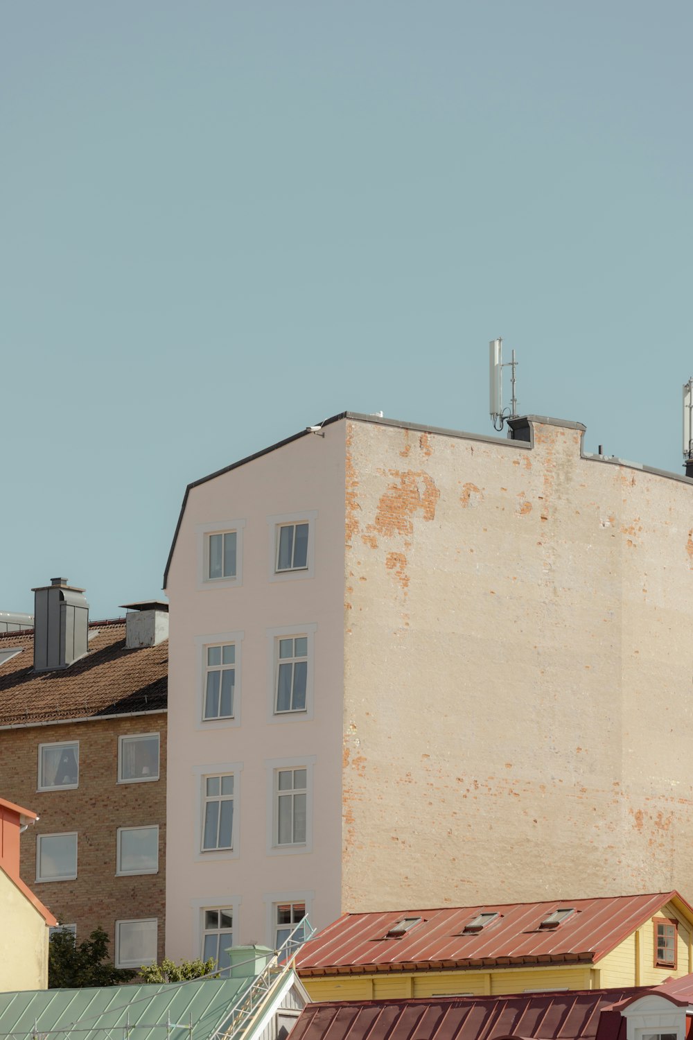 ein Gebäude mit einer Treppe