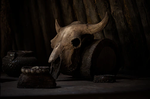 a statue of an animal