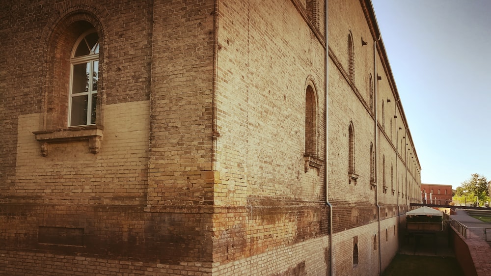 a brick building with windows