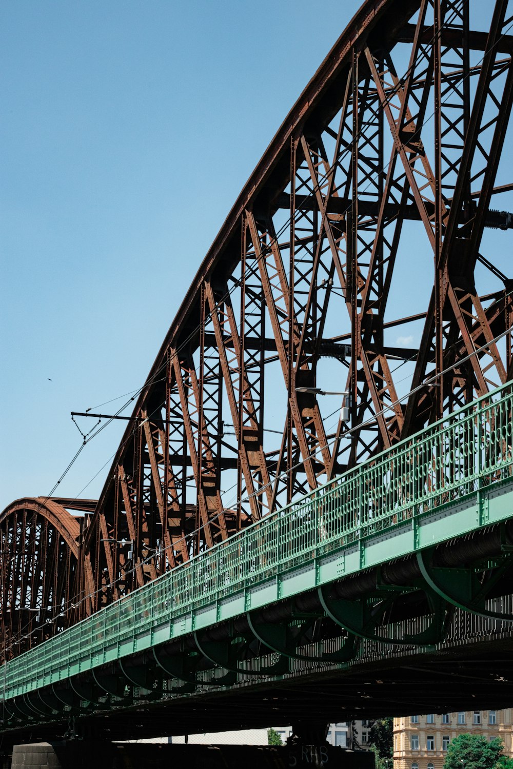 a large metal bridge