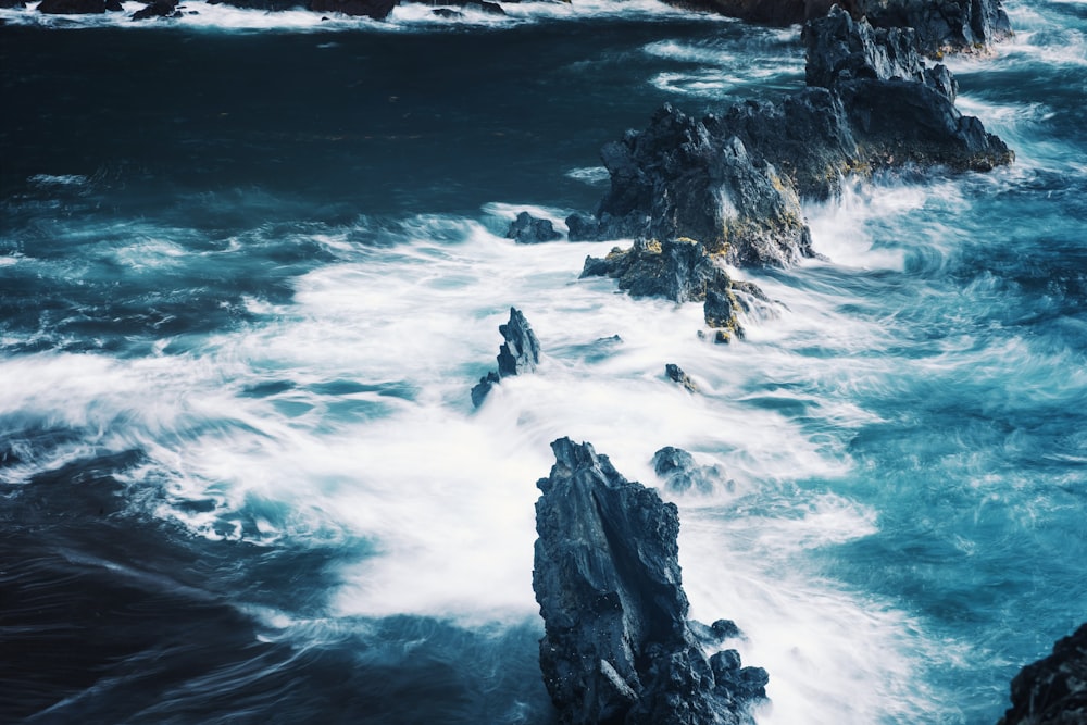 a rocky coast line