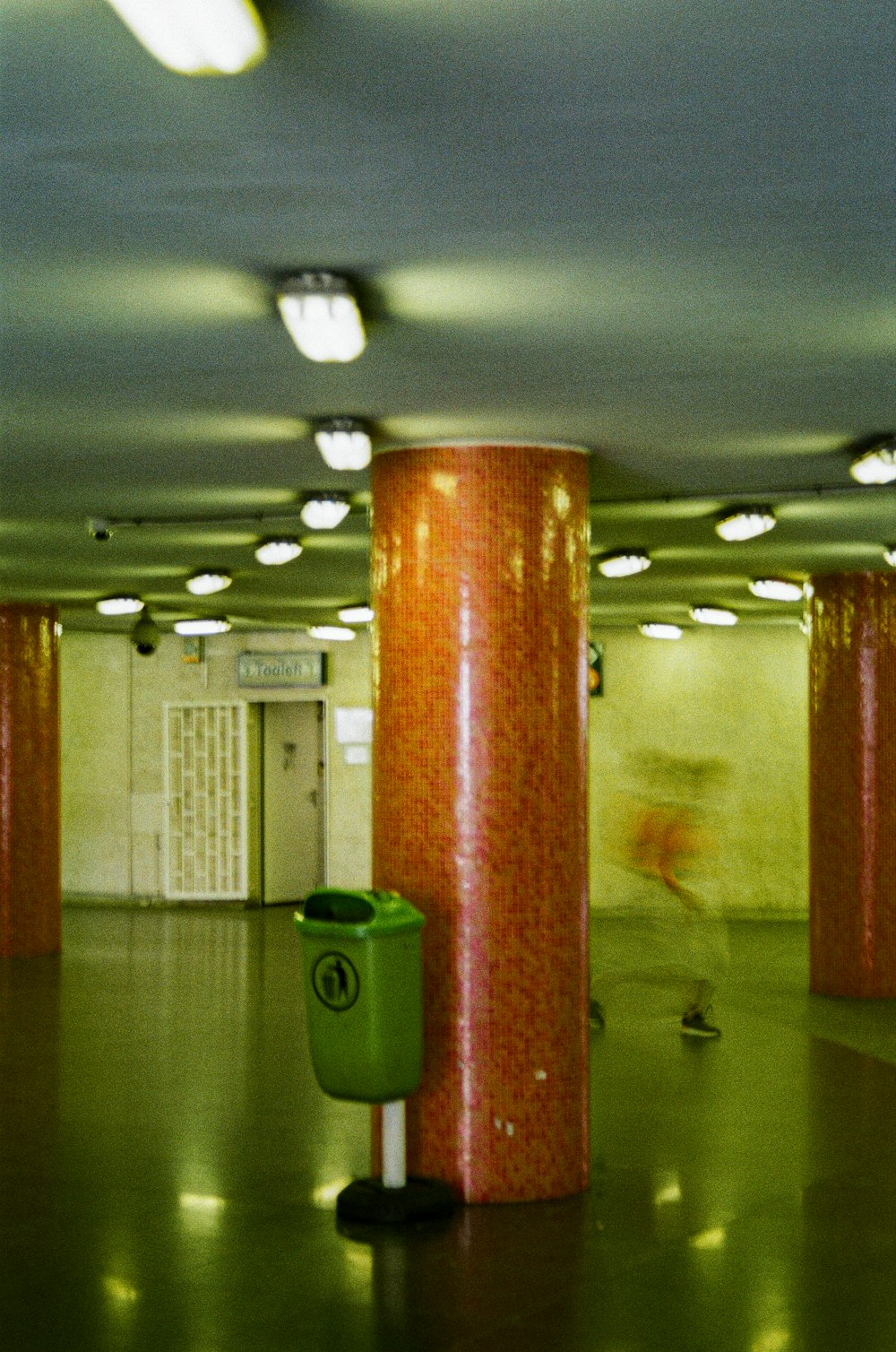 a large pillar in a room