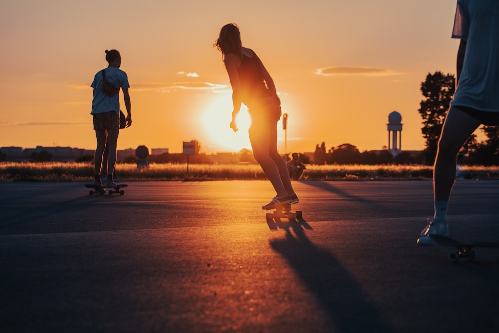 a group of people skateboarding