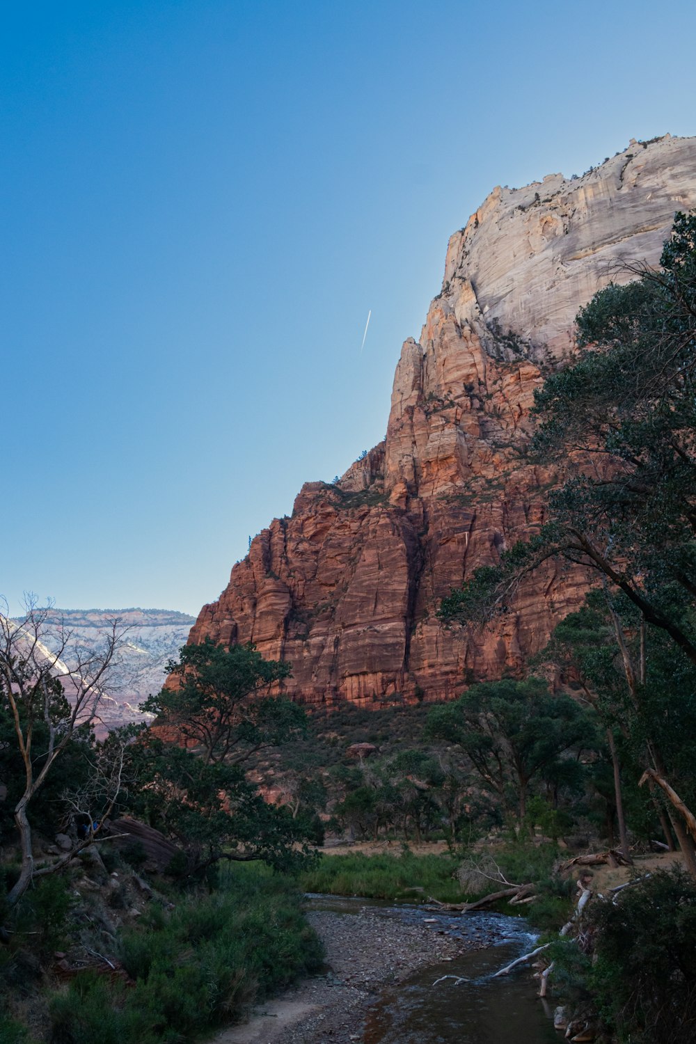 a river running through a canyon