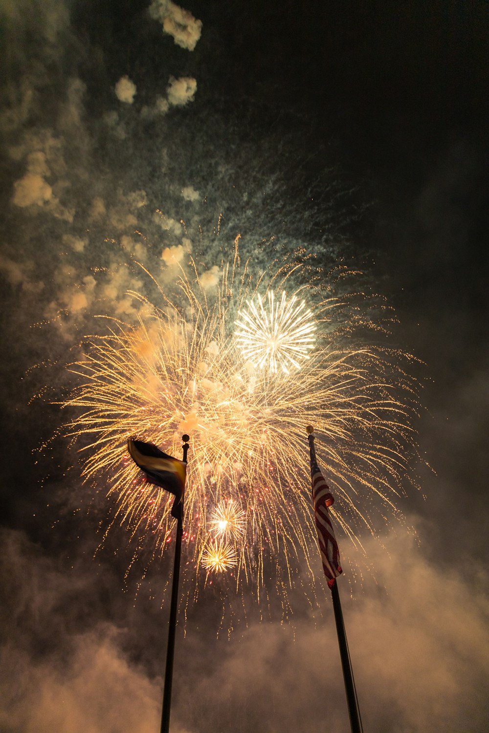 a firework exploding in the sky