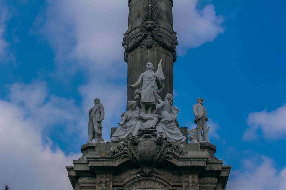 a statue of a man and a woman