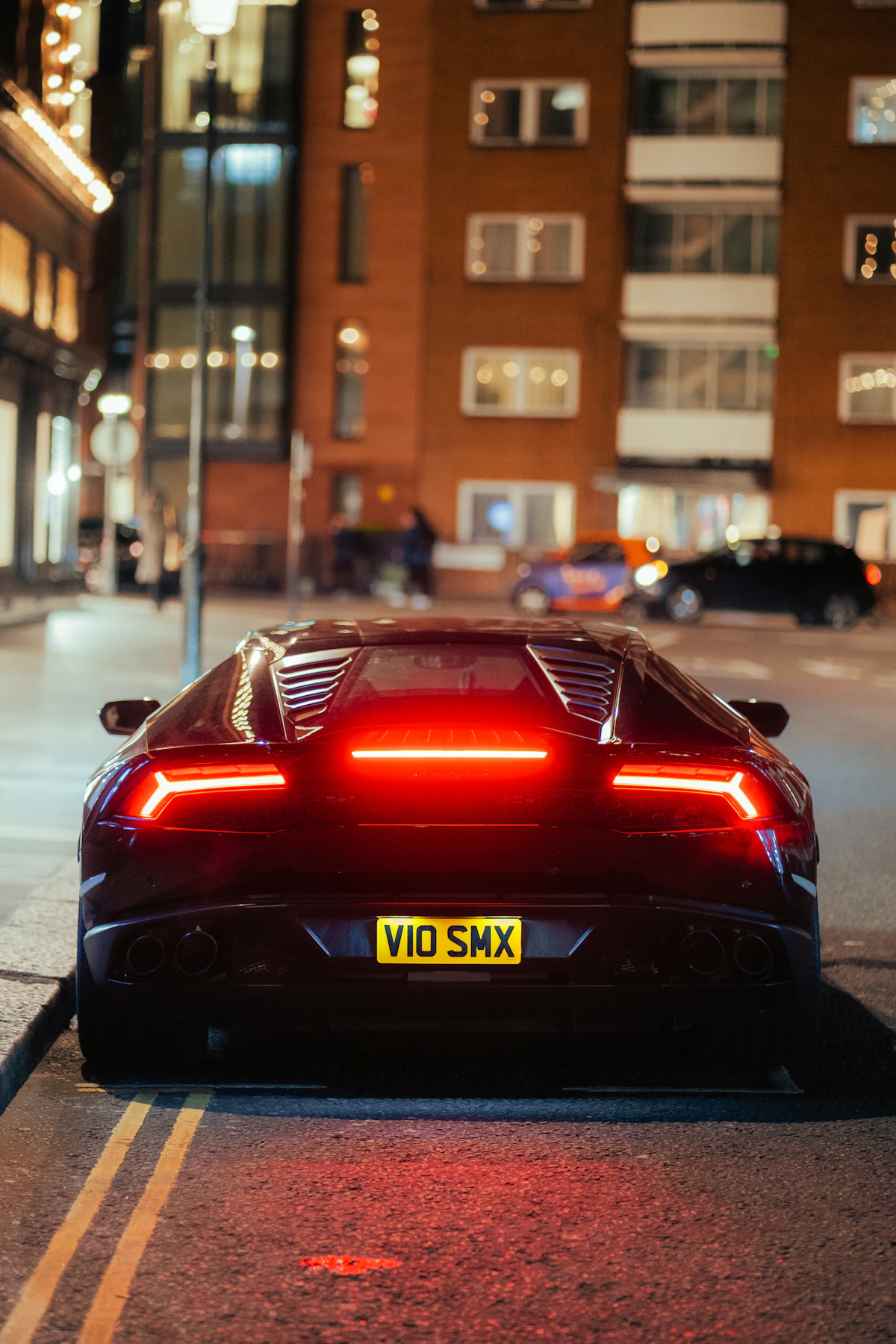 Lamborghini Huracán outside a luxury London destination