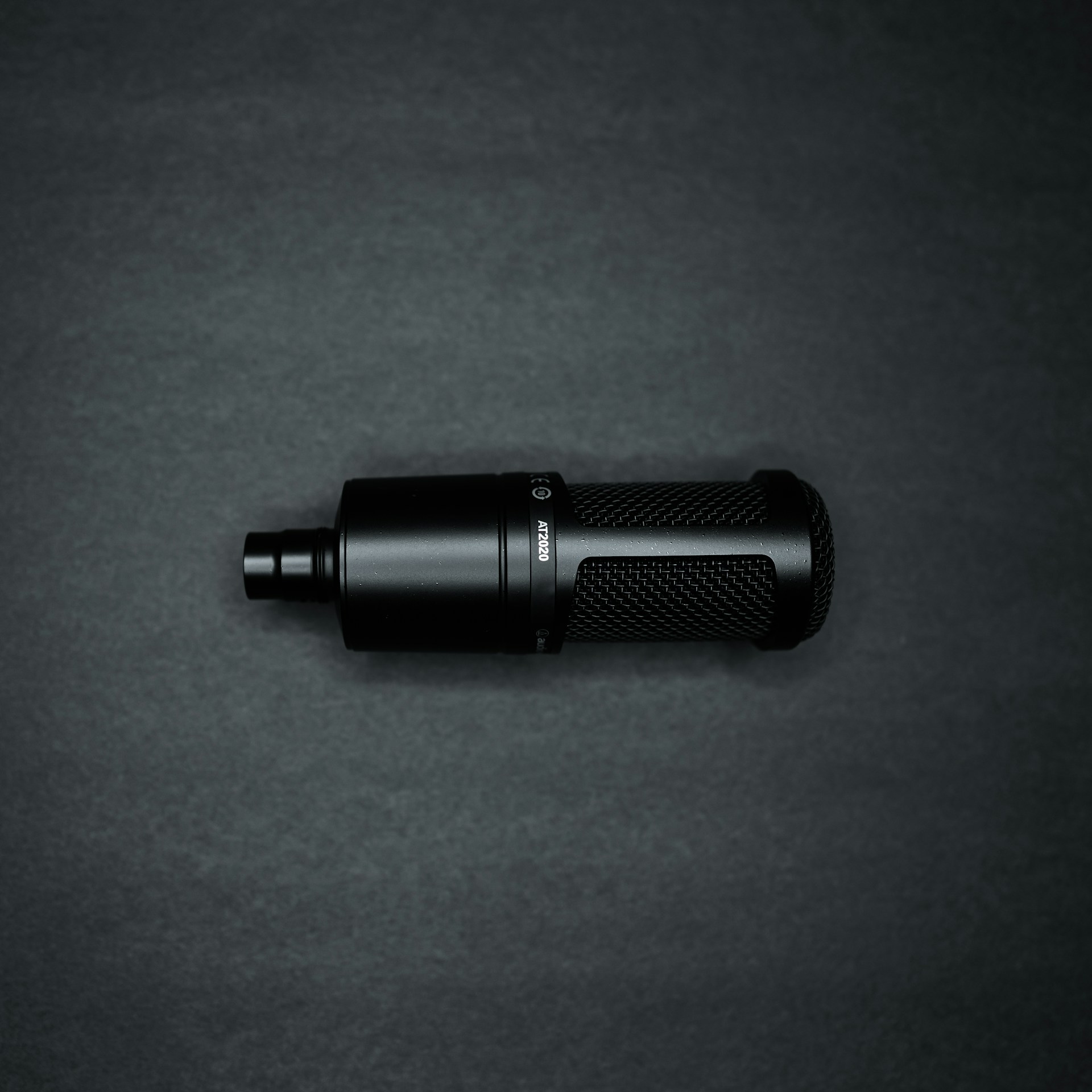 gray computer monitor